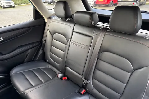 19 of 67 for MG Mg Hs 1.5 T-GDI 16.6kWh SE Auto Euro 6 (s/s) 5dr