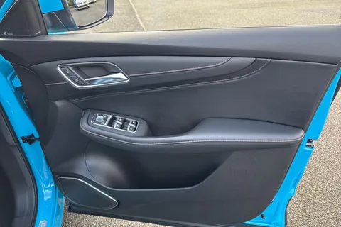 21 of 67 for MG Mg Hs 1.5 T-GDI 16.6kWh SE Auto Euro 6 (s/s) 5dr