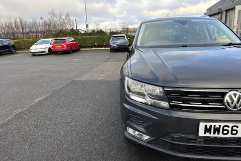25 of 67 for Volkswagen Tiguan 2.0 TDI BlueMotion Tech SE Navigation Euro 6 (s/s) 5dr