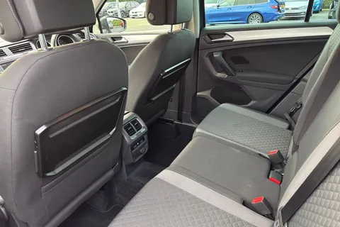 35 of 67 for Volkswagen Tiguan 2.0 TDI BlueMotion Tech SE Navigation Euro 6 (s/s) 5dr