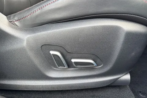 39 of 67 for MG Mg Hs 1.5 T-GDI 16.6kWh SE Auto Euro 6 (s/s) 5dr