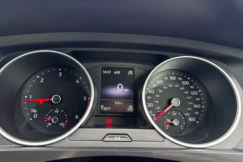 44 of 67 for Volkswagen Tiguan 2.0 TDI BlueMotion Tech SE Navigation Euro 6 (s/s) 5dr