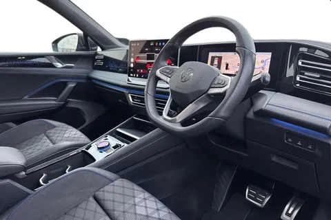 MK24NHF Volkswagen Tiguan 1.5 eTSI 150 R-Line 5dr DSG **UNDER 40K LIST PRICE** Thumbnail #7