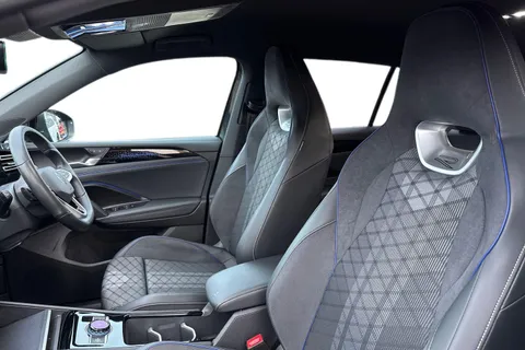 MK24NHF Volkswagen Tiguan 1.5 eTSI 150 R-Line 5dr DSG **UNDER 40K LIST PRICE** Thumbnail #10