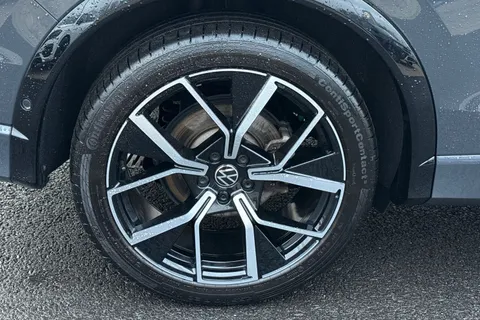 MK24NHF Volkswagen Tiguan 1.5 eTSI 150 R-Line 5dr DSG **UNDER 40K LIST PRICE** Thumbnail #22
