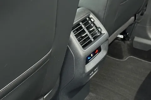 MK24NHF Volkswagen Tiguan 1.5 eTSI 150 R-Line 5dr DSG **UNDER 40K LIST PRICE** Thumbnail #32