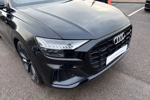 9 of 58 for Audi Q8 Black Edition 55 TFSI quattro 340 PS tiptronic