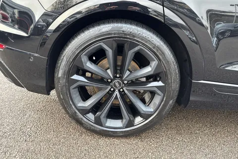 11 of 58 for Audi Q8 Black Edition 55 TFSI quattro 340 PS tiptronic