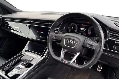 18 of 58 for Audi Q8 Black Edition 55 TFSI quattro 340 PS tiptronic