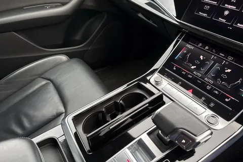 20 of 58 for Audi Q8 Black Edition 55 TFSI quattro 340 PS tiptronic