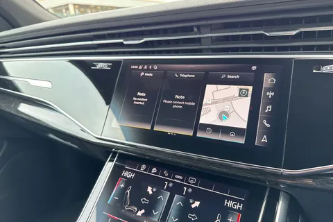 32 of 58 for Audi Q8 Black Edition 55 TFSI quattro 340 PS tiptronic