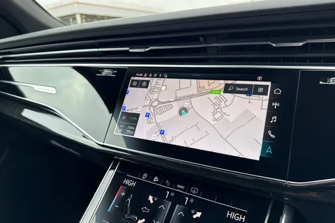 39 of 58 for Audi Q8 Black Edition 55 TFSI quattro 340 PS tiptronic