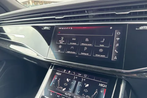 42 of 58 for Audi Q8 Black Edition 55 TFSI quattro 340 PS tiptronic