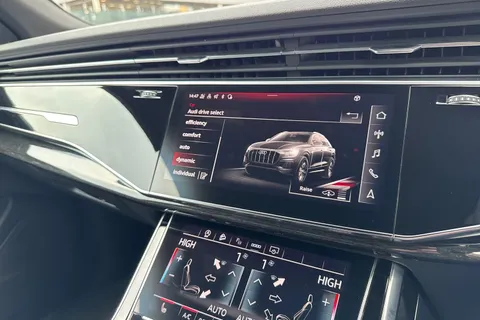 43 of 58 for Audi Q8 Black Edition 55 TFSI quattro 340 PS tiptronic