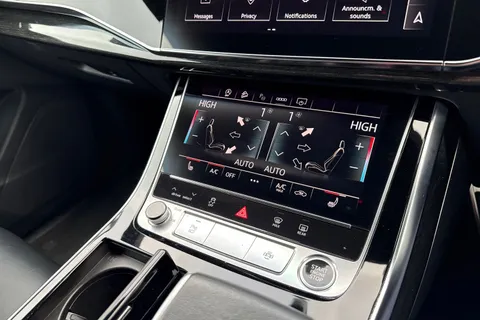 49 of 58 for Audi Q8 Black Edition 55 TFSI quattro 340 PS tiptronic