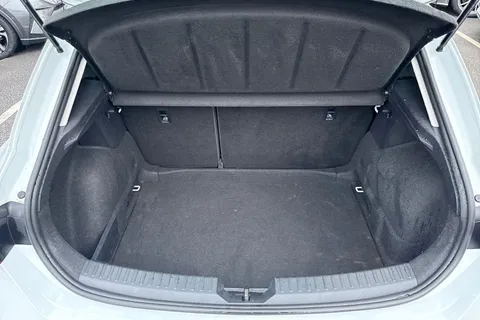 10 of 48 for SEAT Leon 1.0 TSI EVO SE Dynamic Euro 6 (s/s) 5dr