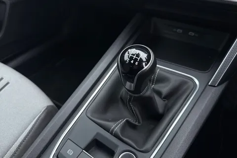 20 of 48 for SEAT Leon 1.0 TSI EVO SE Dynamic Euro 6 (s/s) 5dr