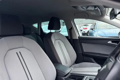 21 of 48 for SEAT Leon 1.0 TSI EVO SE Dynamic Euro 6 (s/s) 5dr