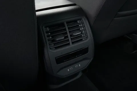 31 of 48 for SEAT Leon 1.0 TSI EVO SE Dynamic Euro 6 (s/s) 5dr