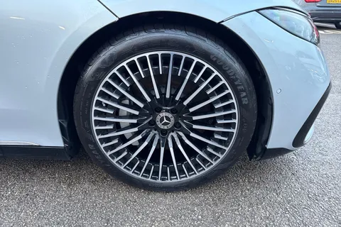 AV22FLE Mercedes-Benz Eqs EQS 450+ 108.4kWh AMG Line (Premium Plus) Saloon Auto 5dr Thumbnail #9