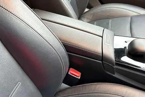 YR22KUN Mercedes-Benz Cla Class CLA 200 AMG Line Premium 5dr Tip Auto Thumbnail #39