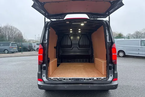 DG75BZU Volkswagen Transporter 2.0 TDI 110 Commerce Pro Van Thumbnail #8