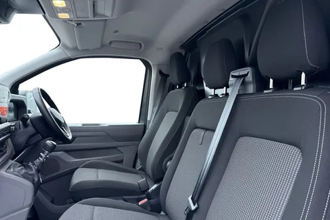 DG75BZU Volkswagen Transporter 2.0 TDI 110 Commerce Pro Van Thumbnail #17