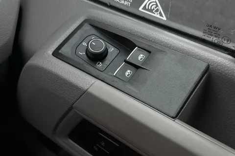 MA21PUE Volkswagen California 680 Thumbnail #19