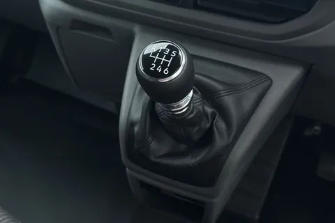 DG75BZU Volkswagen Transporter 2.0 TDI 110 Commerce Pro Van Thumbnail #24