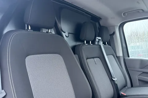 DG75BZU Volkswagen Transporter 2.0 TDI 110 Commerce Pro Van Thumbnail #25