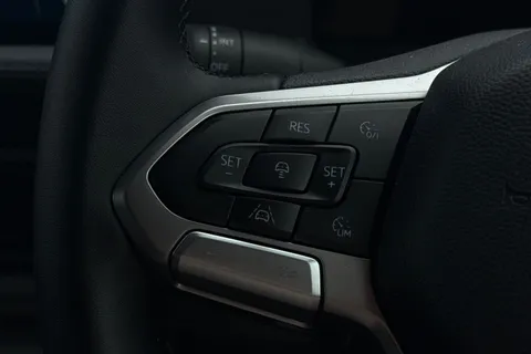 DG75BZU Volkswagen Transporter 2.0 TDI 110 Commerce Pro Van Thumbnail #42