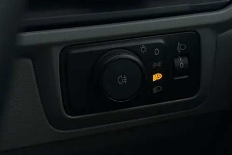 DG75BZU Volkswagen Transporter 2.0 TDI 110 Commerce Pro Van Thumbnail #46