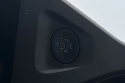 DG75BZU Volkswagen Transporter 2.0 TDI 110 Commerce Pro Van Thumbnail #47