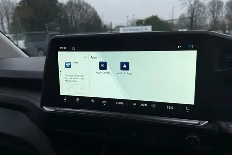 DG75BZU Volkswagen Transporter 2.0 TDI 110 Commerce Pro Van Thumbnail #49