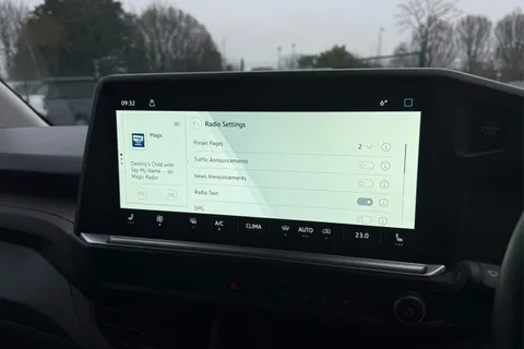 DG75BZU Volkswagen Transporter 2.0 TDI 110 Commerce Pro Van Thumbnail #52