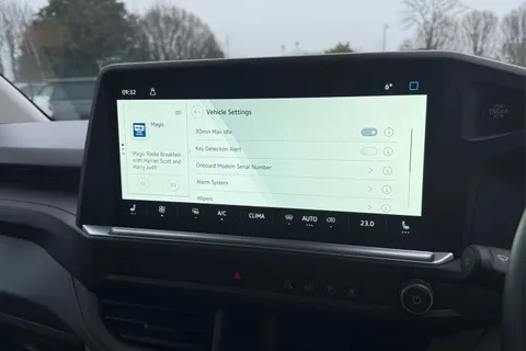 DG75BZU Volkswagen Transporter 2.0 TDI 110 Commerce Pro Van Thumbnail #54