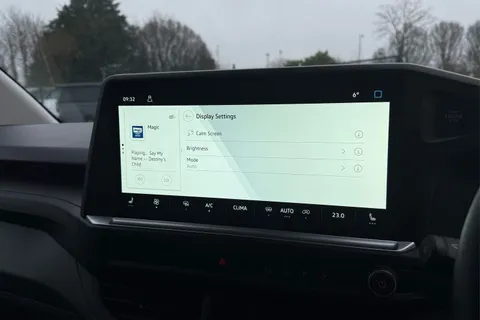 DG75BZU Volkswagen Transporter 2.0 TDI 110 Commerce Pro Van Thumbnail #57