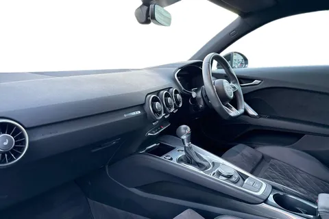 DE22BZW Audi TT Coup- Black Edition 40 TFSI 197 PS S tronic Thumbnail #16