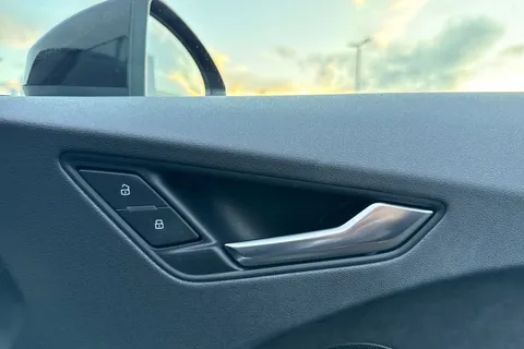 DE22BZW Audi TT Coup- Black Edition 40 TFSI 197 PS S tronic Thumbnail #22