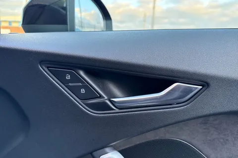 NV22CFO Audi TT Coup- Black Edition 40 TFSI 197 PS S tronic Thumbnail #22