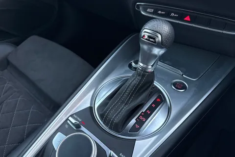 DE22BZW Audi TT Coup- Black Edition 40 TFSI 197 PS S tronic Thumbnail #24