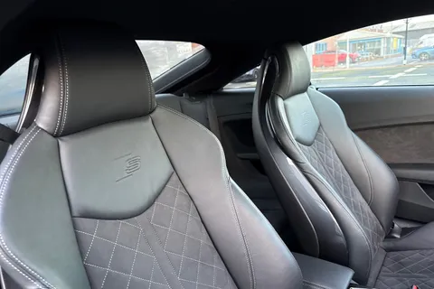 DE22BZW Audi TT Coup- Black Edition 40 TFSI 197 PS S tronic Thumbnail #25