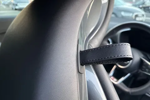 DE22BZW Audi TT Coup- Black Edition 40 TFSI 197 PS S tronic Thumbnail #40