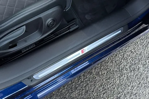 DE22BZW Audi TT Coup- Black Edition 40 TFSI 197 PS S tronic Thumbnail #45