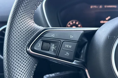 DE22BZW Audi TT Coup- Black Edition 40 TFSI 197 PS S tronic Thumbnail #50