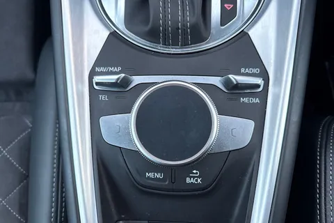 DE22BZW Audi TT Coup- Black Edition 40 TFSI 197 PS S tronic Thumbnail #56