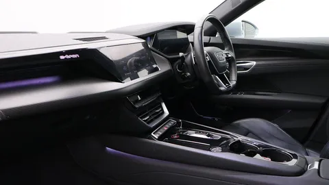 EO22YVE Audi e-tron GT GT quattro 350,00 kW Thumbnail #2