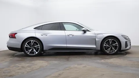 EO22YVE Audi e-tron GT GT quattro 350,00 kW Thumbnail #4