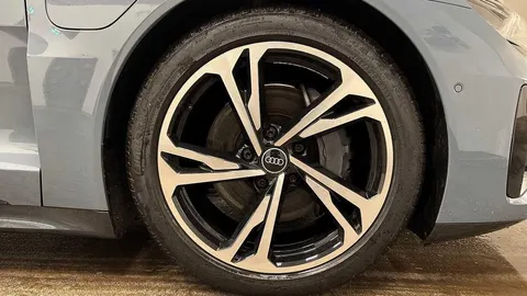 AU72PYP Audi e-tron GT GT Vorsprung quattro 350,00 kW Thumbnail #4