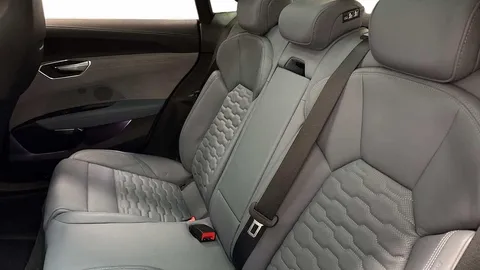 AU72PYP Audi e-tron GT GT Vorsprung quattro 350,00 kW Thumbnail #7